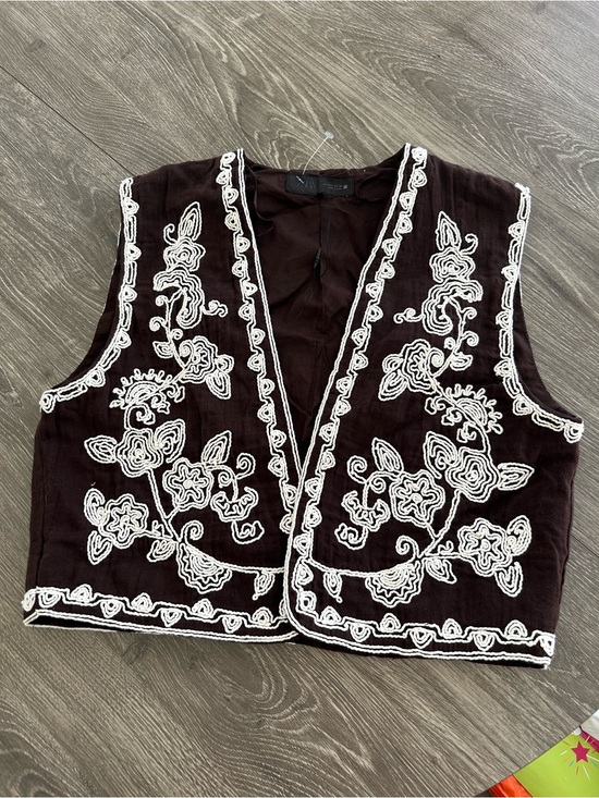 Zara Tops - ZARA Vesr. Size Small. NEW